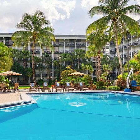 Doubletree By Hilton Palm Beach Gardens Exterior photo